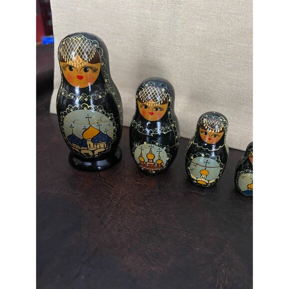 5 vintage matryoshka Russian nesting dolls black with St. Basil's picture on fro - Picture 4 of 6
